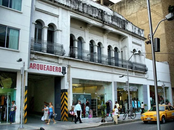 Antiguo teatro Santander hoy almacenes comerciales Calle 11 entre Avenidas 3ª y 4ª