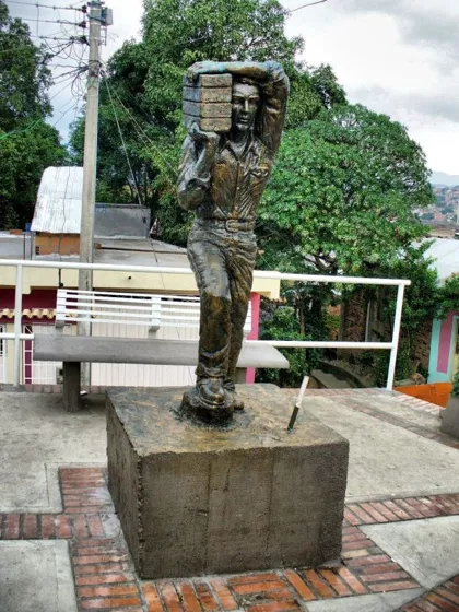 Homenaje al trabajo Barrio San Miguel