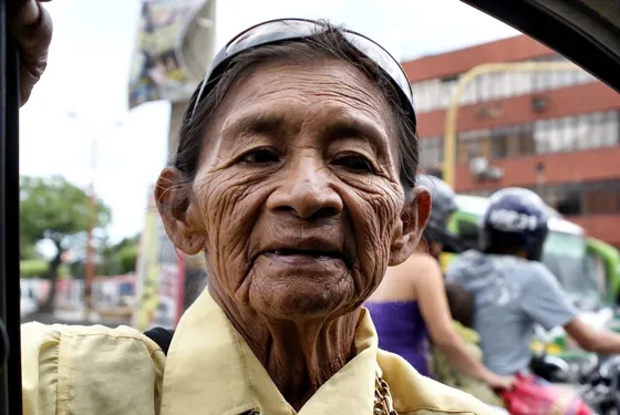 Retrato de una señora cucuteña en la calle