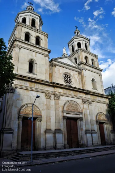 Catedral San José de Cúcuta. Avenida 5 calles 10 y 11