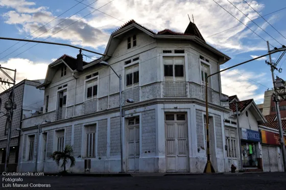 Casa antigua en el cruce de la calle 11 con avenida 2. Cúcuta
