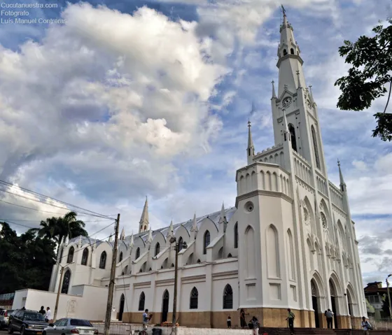 Iglesia de San Luís en el barrio San Luís en Cúcuta, se aprecia su estilo gótico