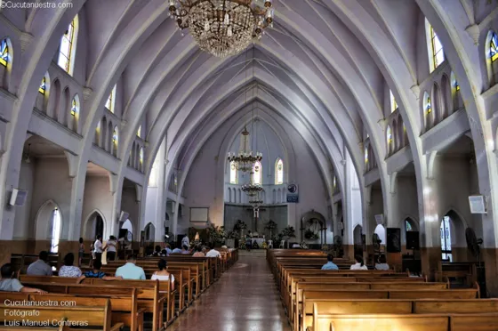 Iglesia de San Luís en el barrio San Luís en Cúcuta, se aprecia su estilo gótico