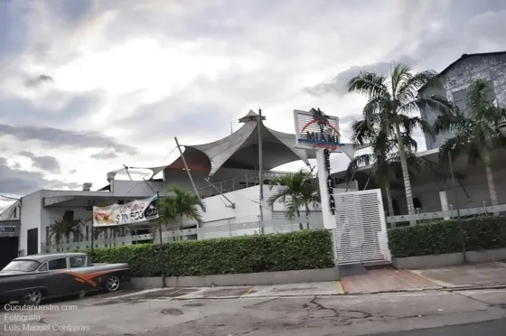 Avenida Libertadores. Restaurante Miami Club. Cúcuta