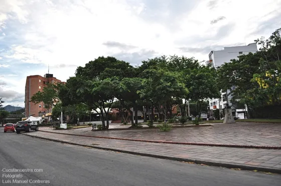 Parque junto al colegio Calasanz por la avenida Libertadores. Cúcuta