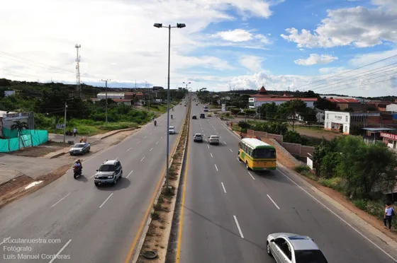 Autopista Internacional que une a las ciudades Cúcuta y Villa del Rosario (Colombia) con San Antonio (Venez:elal