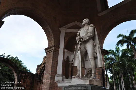 Escultura del libertador Simón Bolívar en el Templo Histórico de Villa del Rosario