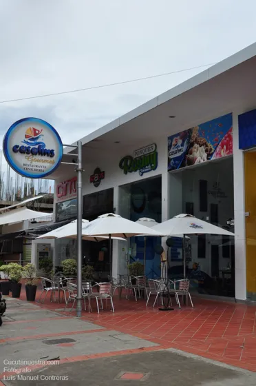 Negocios en el barrio Caobos. Cúcuta