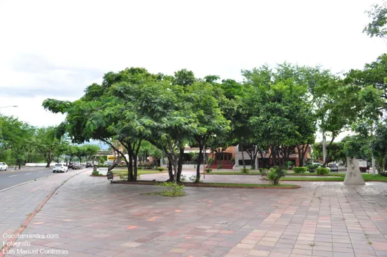 Parque Francisco de Paula Andrade al lado del colegio Calasanz. Anenida os Libertadores. Cúcuta