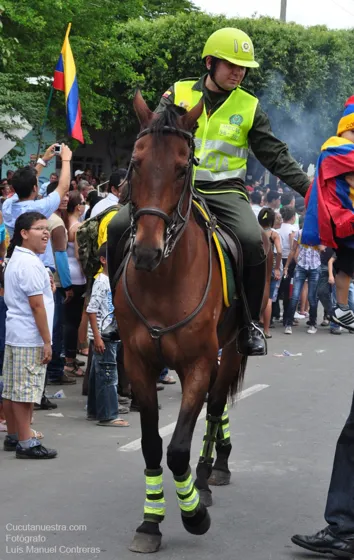 Policía de tránsito a caballo