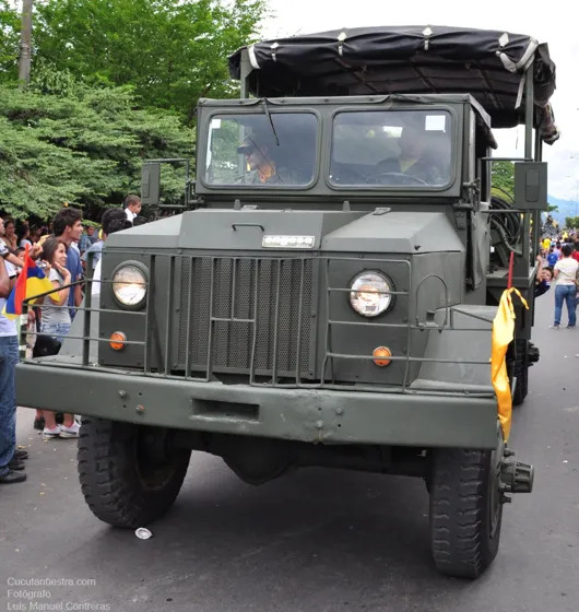Camión militar de transporte de tropas