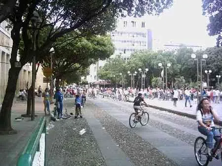 Calle 11 frente al Parque Santander