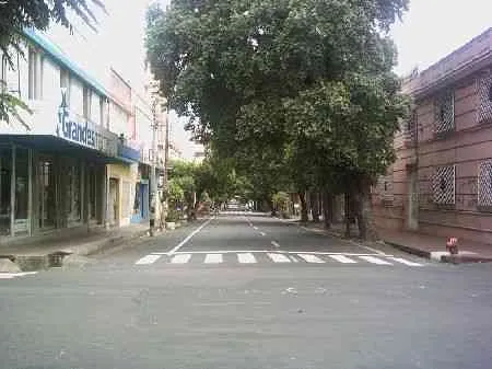 Avenida 4a. Vista desde la calle 13 hacia la 12.