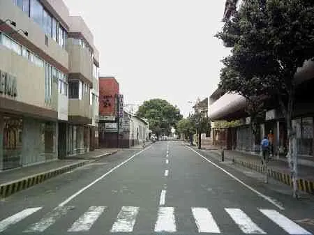 Avenida 2a. Vista desde la calle 10 hacia la calle 11.