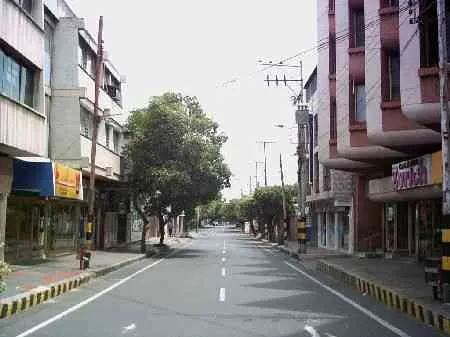 Avenida 3a. Vista desde la calle 10 hacia la calle 9a.