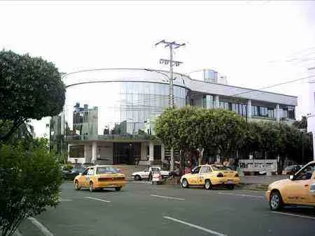 Clínica en la Avenida 1a con calle 18.