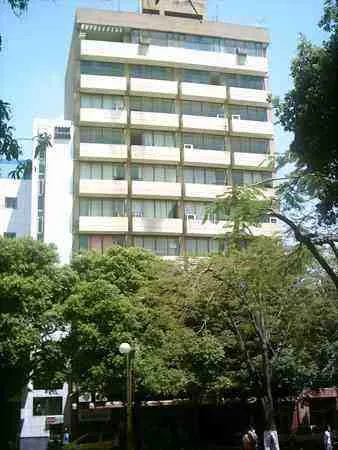 Edificio de oficinas Avenida 6 con calle 10.
