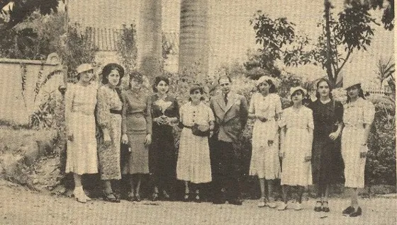 Madrinas del Nacional de basket 1937, acompañadas del doctor Lamus Gobernador del departamento, entre ellas Lola Jácome, Eumelia duarte, Soledad Herdenes, Teresa de Lamus, Aurora González, María Elena Cuberos, Ana Delina Gómez