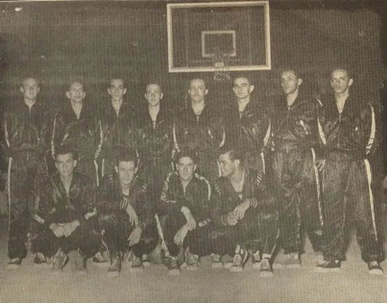 Seleccionado de Norte de Santander en el Campeonato Nacional en Cúcuta en 1953. De pié de izquierda a derecha: David Morantes, Francisco Contreras, Pedro Entrena Parra, Chicho Ramírez, Jorge Ballesteros, Álvaro Ramírez Lares, Olivares, Miguel Hernández Eslava. Agachados: Antonio Soler, Alfredo Díaz, Erasmo Hernández y Carlos Díaz