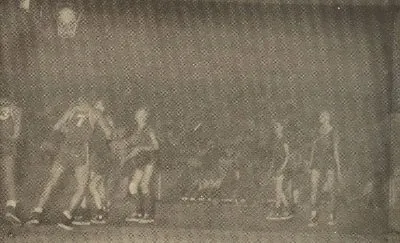 Norte vs Tolima. Canasta de Rudas Nº 12 del Tolima. los 5 jugadores del Norte en escena son: Roque Peñaloza, Pipo Gómez, Juan de Dios Joves, Juan Vargas y Alfonso Rodríguez. Cúcuta, diciembre 13 de 1954