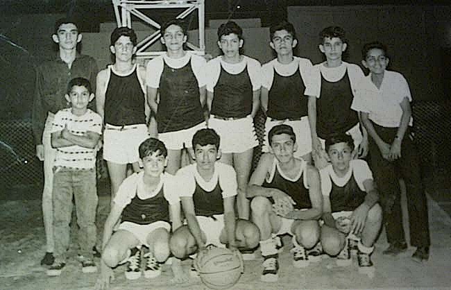 PICT0014primer equipo basquet 1967