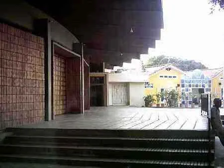 Iglesia de los Carmelitas Avenida Cero con calle 17.