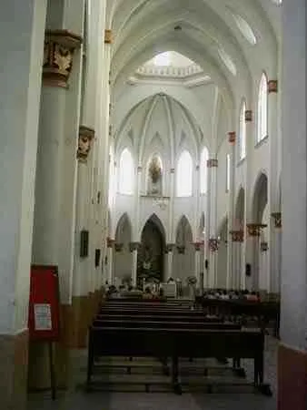 Interior de la Iglesia de La Virgen del Perpetuo Socorro. Calle 15 con avenida 15. Barrio El Contento.