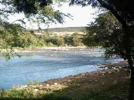 El río Pamplonita junto al Malecón