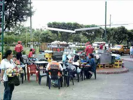 Venta de comidas en el Malecón