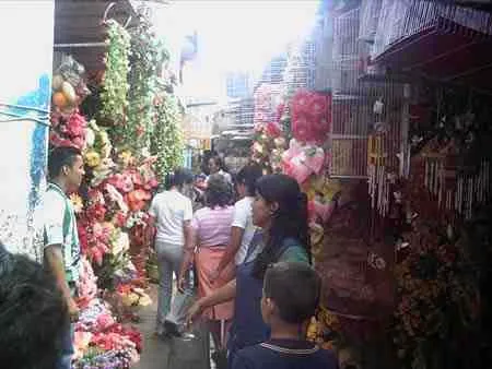 Pasillo del Mercado La Sexta. Lugar del mercado La Sexta dedicado a la venta de artesanías. Calle 6a entre avenidas 5a y 6a.