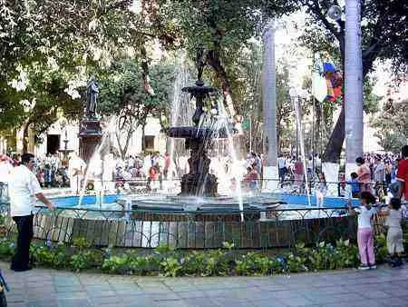 Una de las Fuentes de agua en el Parque Santander. Avenidas 5a y 6a entre calles 10 y 11.
