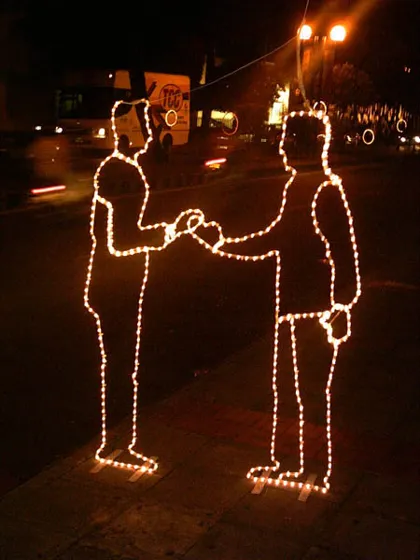 Figuras decorativas por la avenida Cero