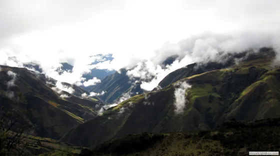 Amanacer en Los Andes Colombianos, Páramo de Santurbán. Comprensión municipal de Silos, Norte de Santander - Colombia