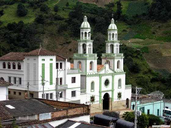 Casa Cural y Templo Parroquial de Mutiscua, Norte de Santander, Colombia