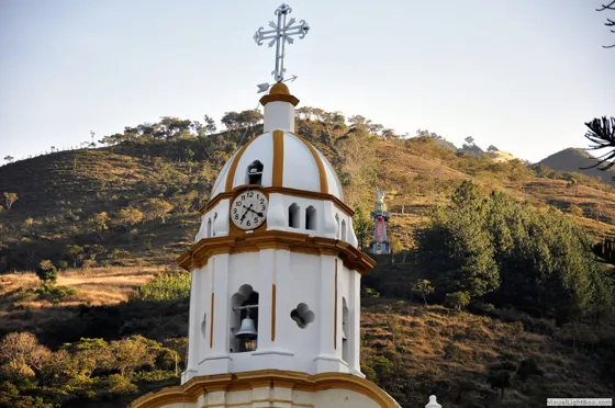 El Campanario y el Cristo Rey en Cáchira, Norte de Santander - Colombia