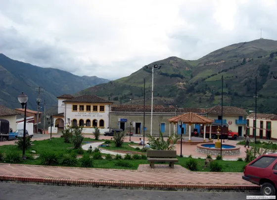 Plaza y Palacio Municipal de Silos,