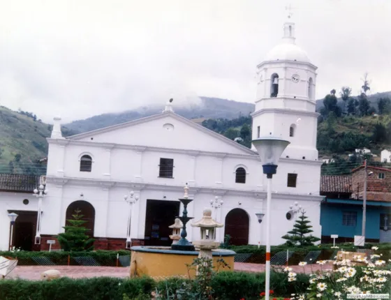 Templo Parroquial de Nuestra Señora de la Candelaria de Silos, Norte de Santander - Colombia