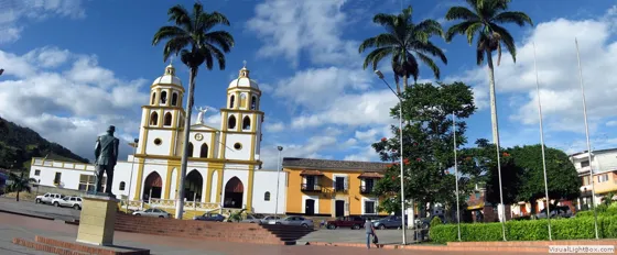 Templo Parroquial, Atrio y Palacio Municipal de Chinácota, Norte de Santander