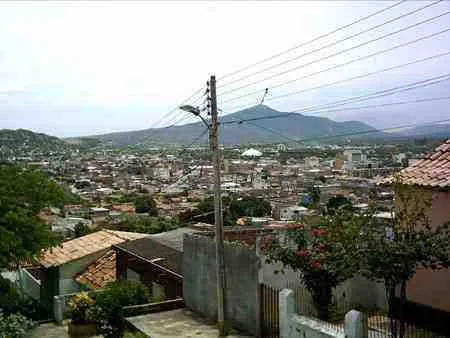 La ciudad vista desde un barrio alto