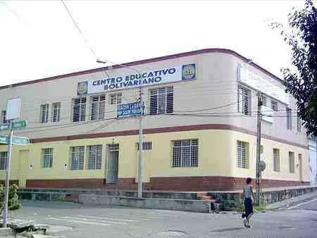 Centro Educativo Bolivariano. Calle 15 con avenida 6a.